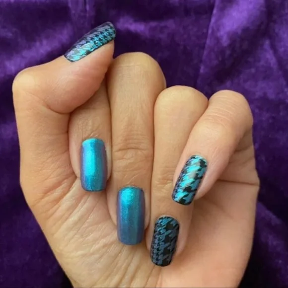 *Retired* Color Street: Suit Yourself | Houndstooth Teal Purple Duochrome Fall - Picture 8 of 13